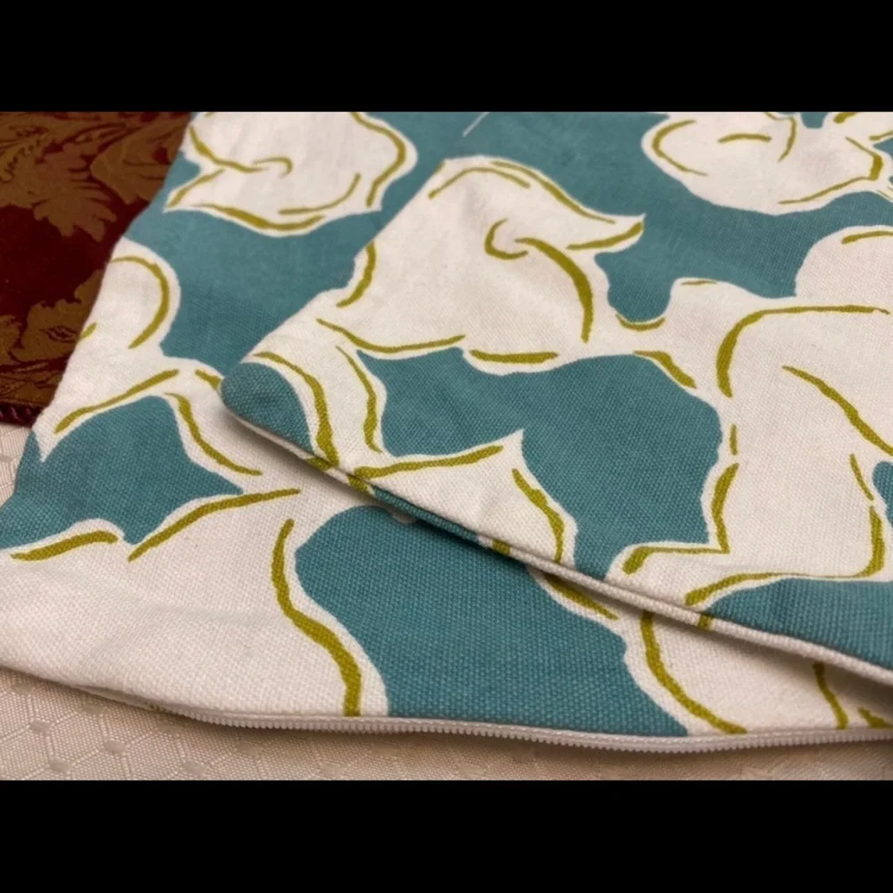 2 West Elm set of 18x18 pillow shams/covers